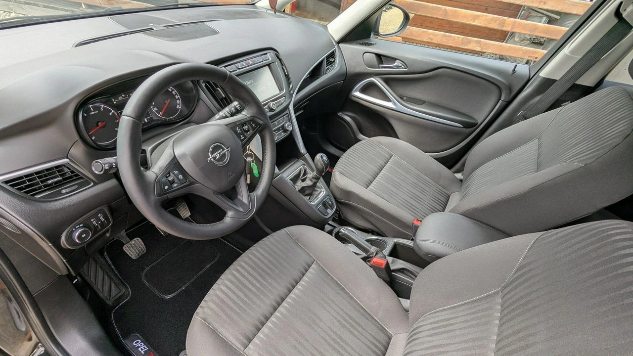 Opel Zafira - Zdjęcie 12