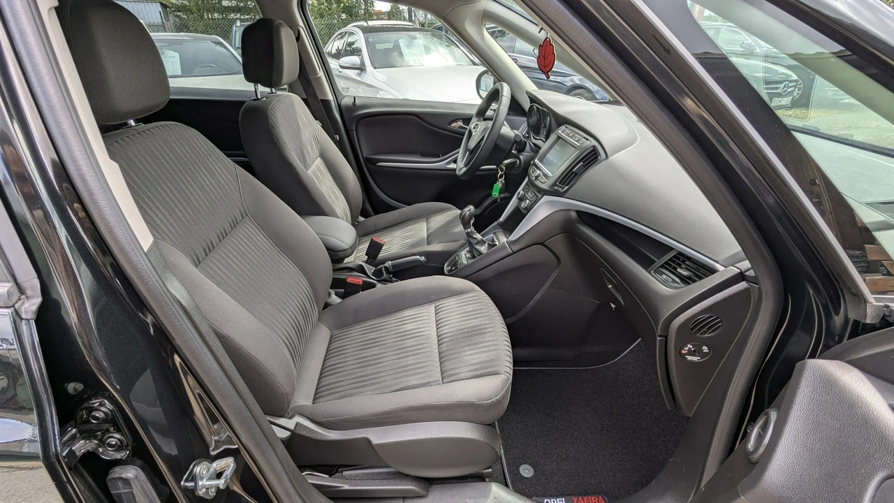 Opel Zafira - Zdjęcie 16