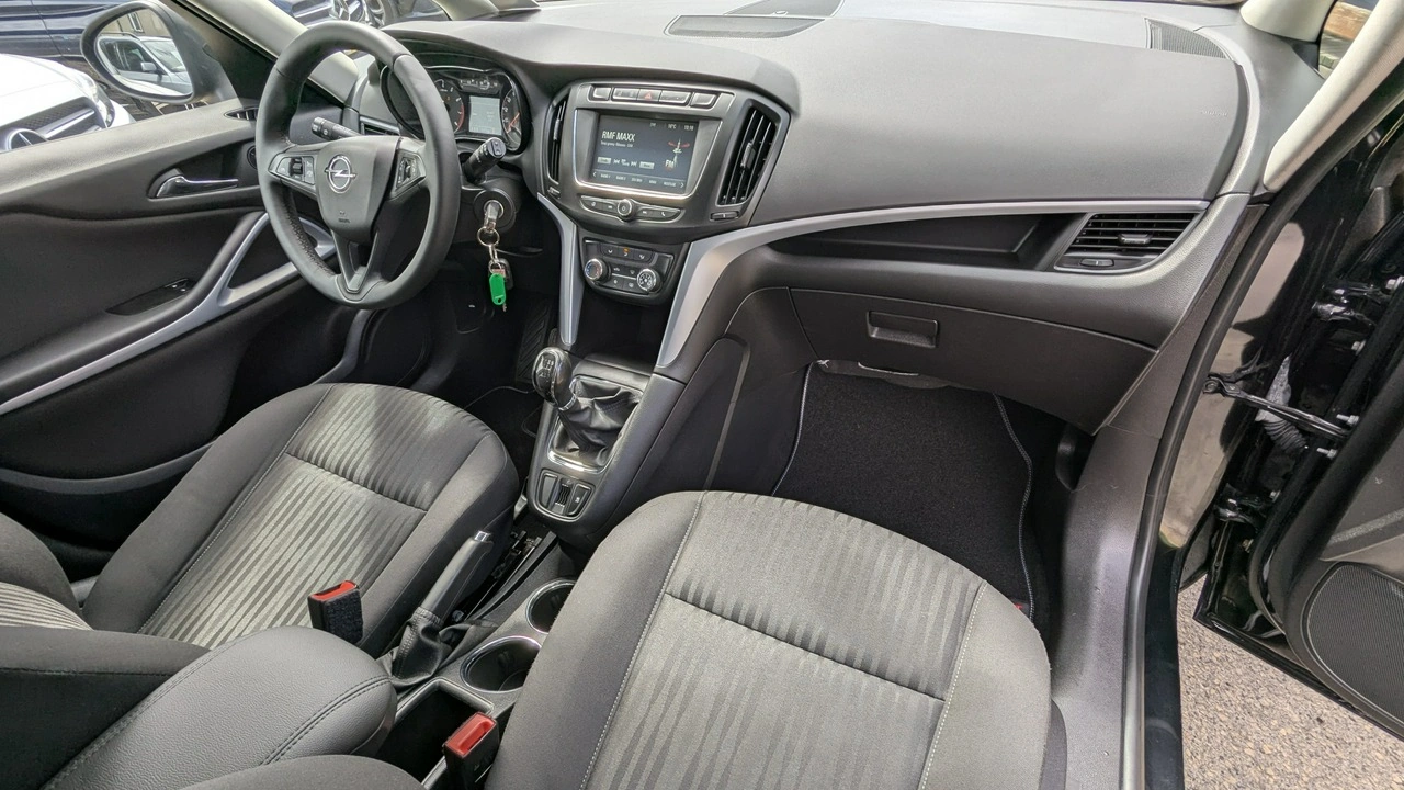 Opel Zafira - Zdjęcie 17