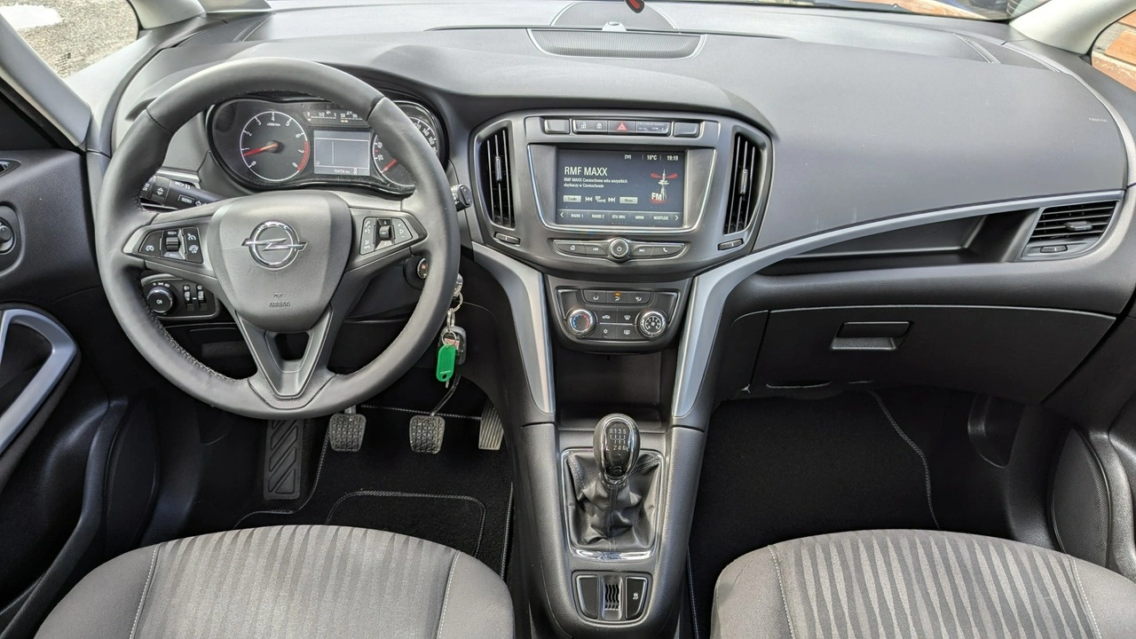Opel Zafira - Zdjęcie 22