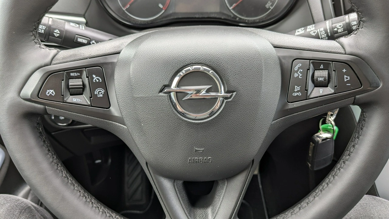 Opel Zafira - Zdjęcie 23