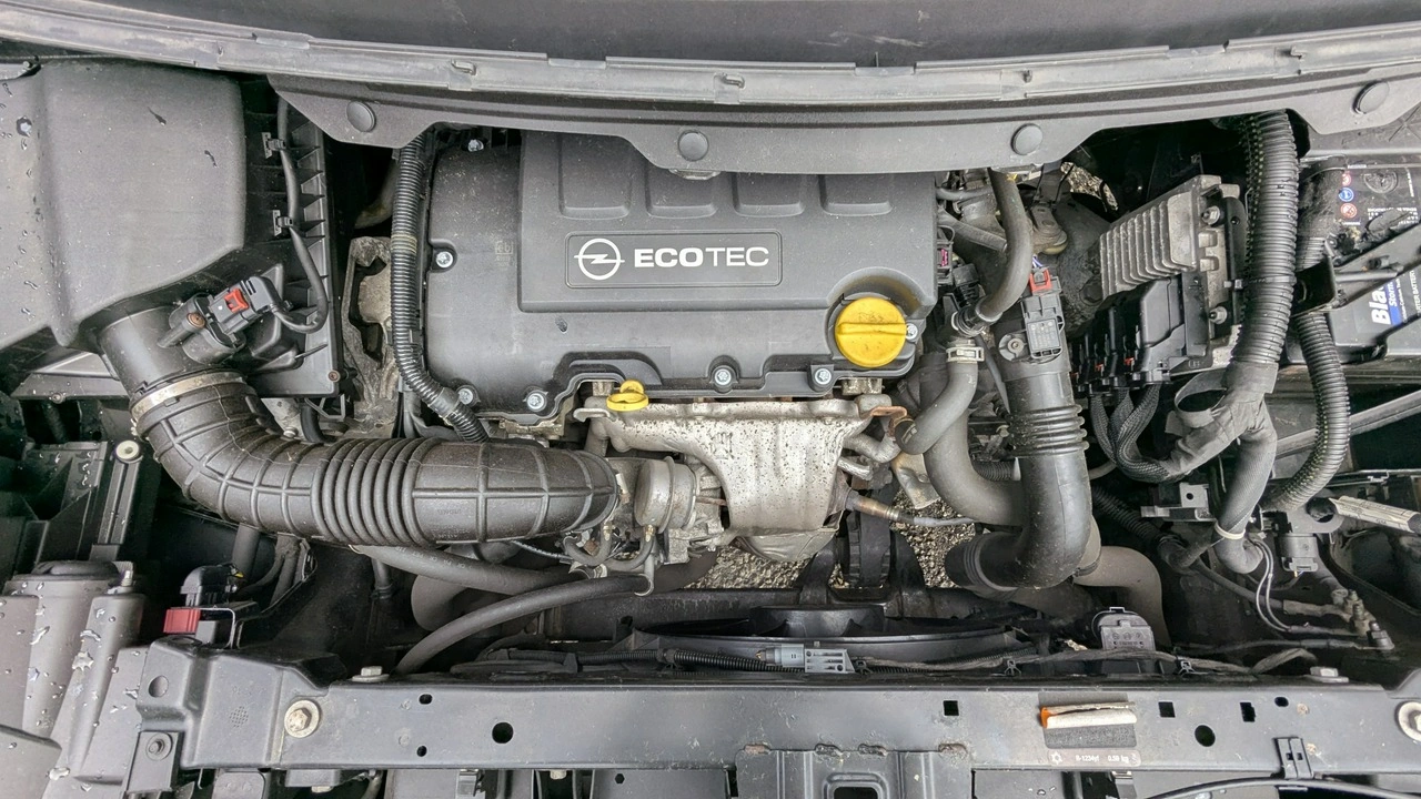 Opel Zafira - Zdjęcie 36