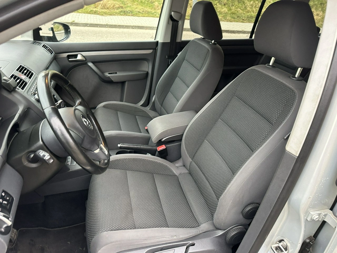 Volkswagen Touran - Zdjęcie 14