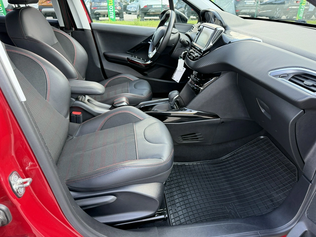 Peugeot 2008 - Zdjęcie 32