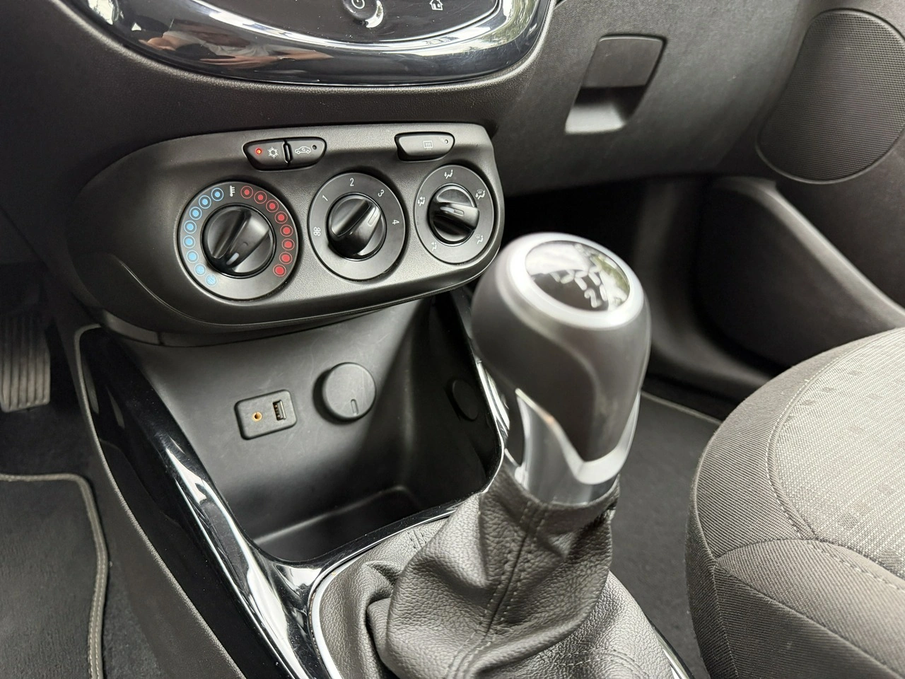Opel Adam - Zdjęcie 10