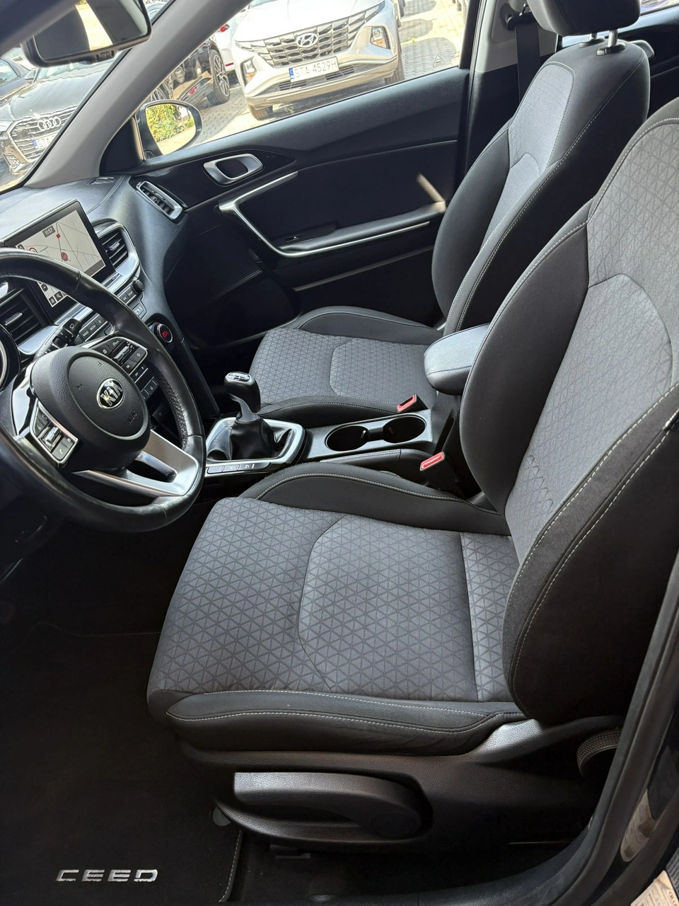 Kia Ceed - Zdjęcie 15