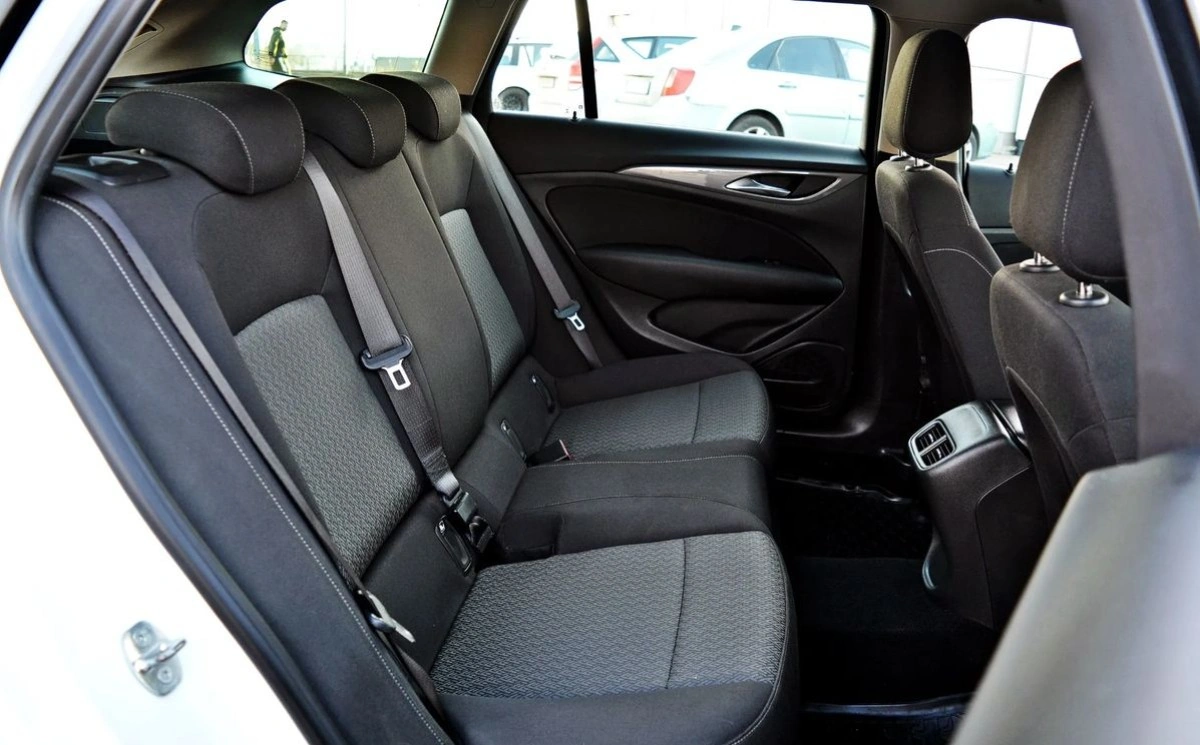 Opel Insignia - Zdjęcie 3