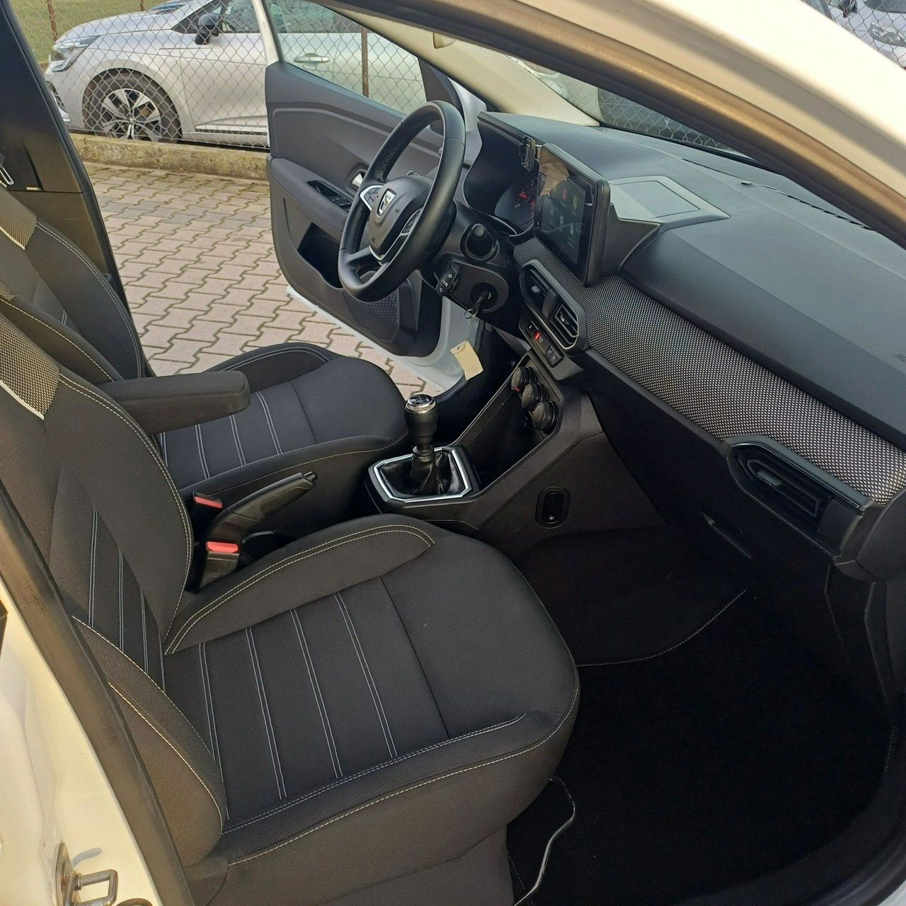 Dacia Sandero - Zdjęcie 9