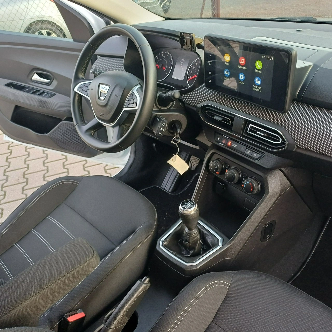 Dacia Sandero - Zdjęcie 10