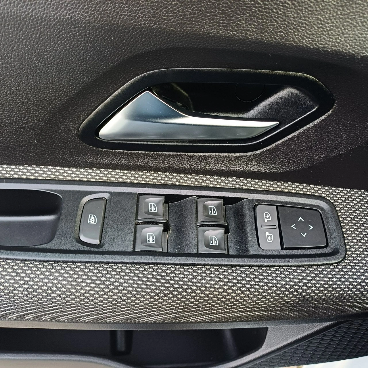 Dacia Sandero - Zdjęcie 11