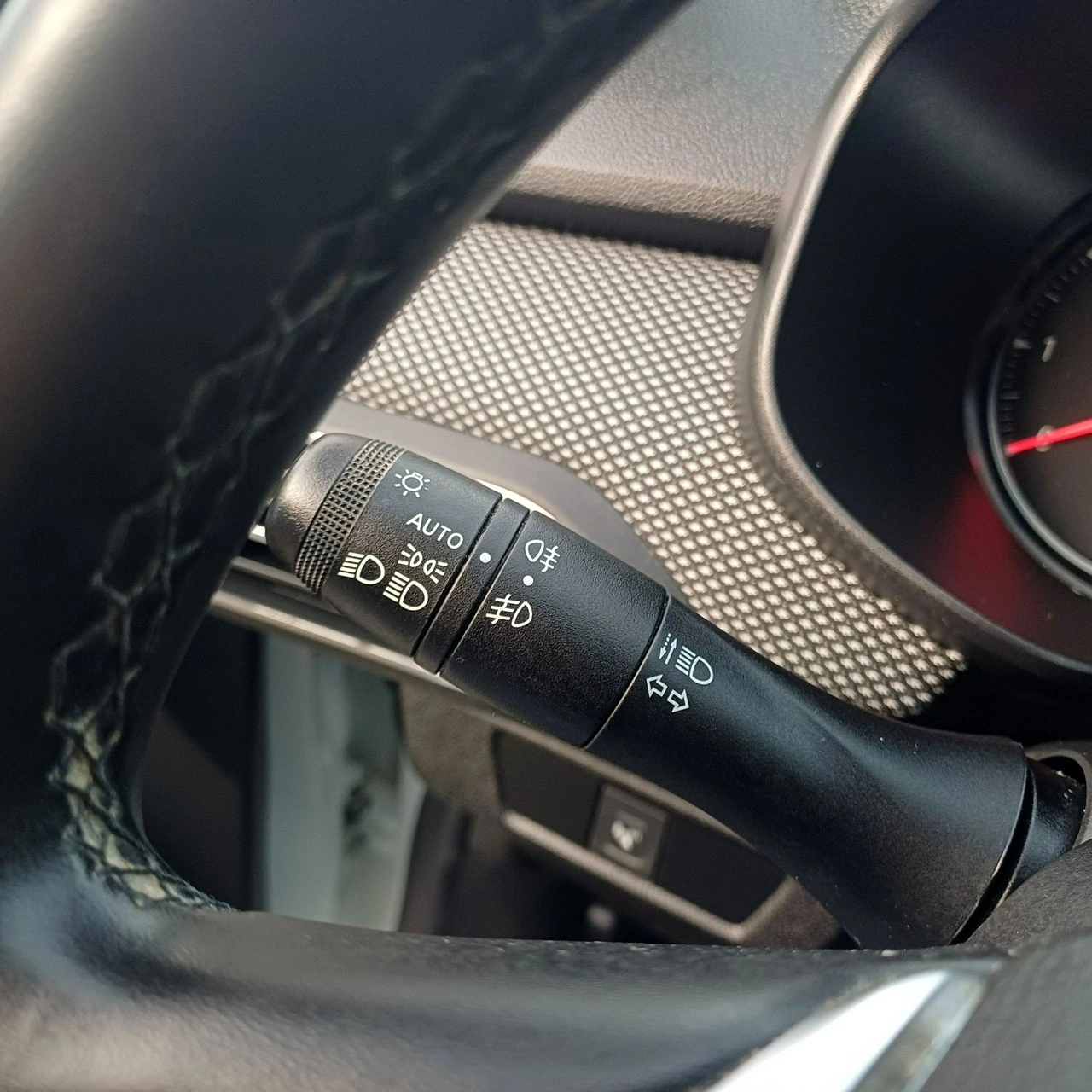 Dacia Sandero - Zdjęcie 22