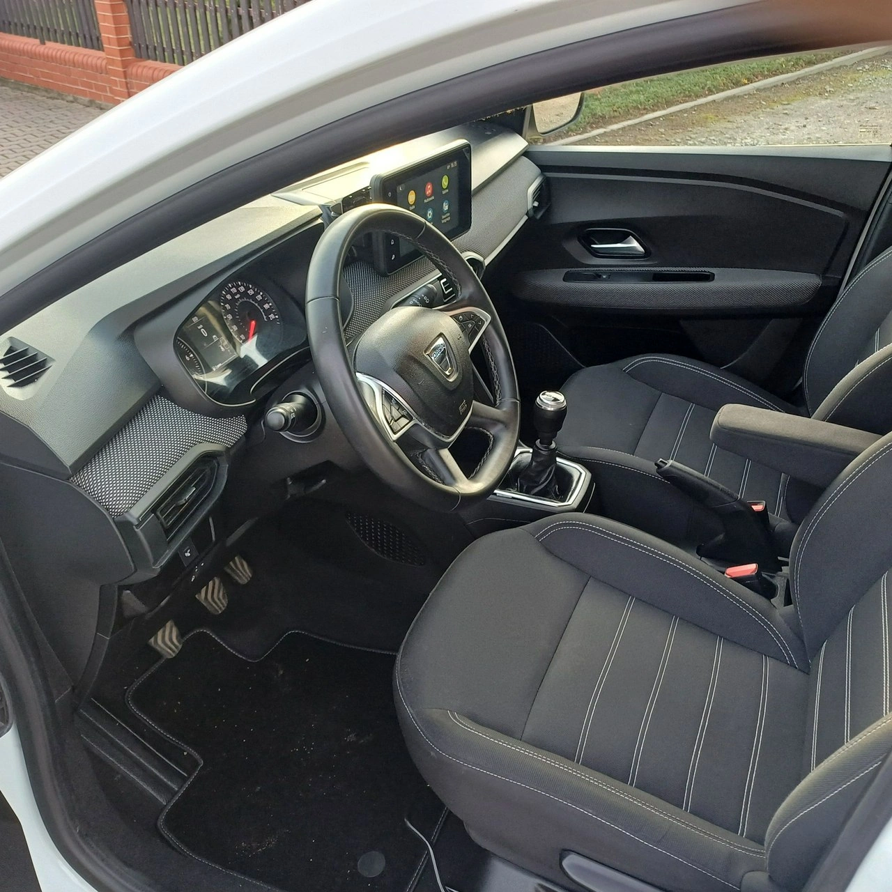 Dacia Sandero - Zdjęcie 4