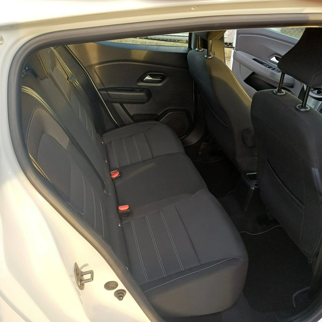 Dacia Sandero - Zdjęcie 7