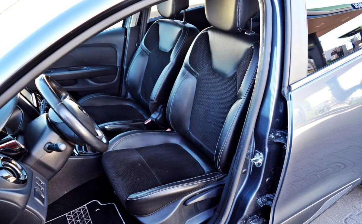 Renault Clio - Zdjęcie 25