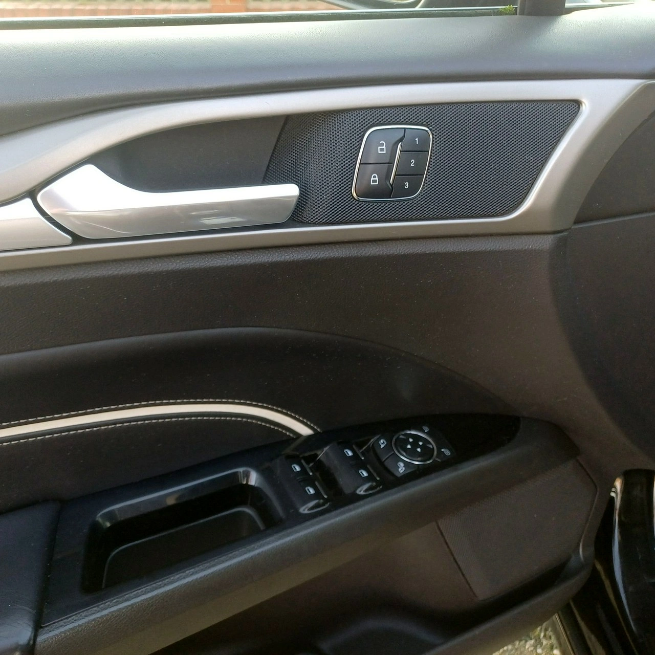 Ford Mondeo - Zdjęcie 24