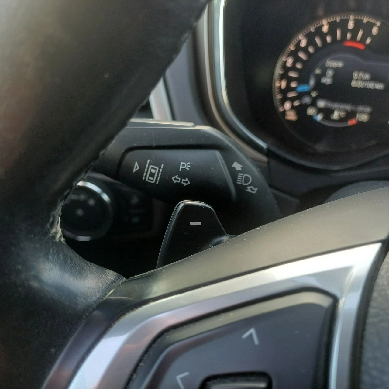 Ford Mondeo - Zdjęcie 28