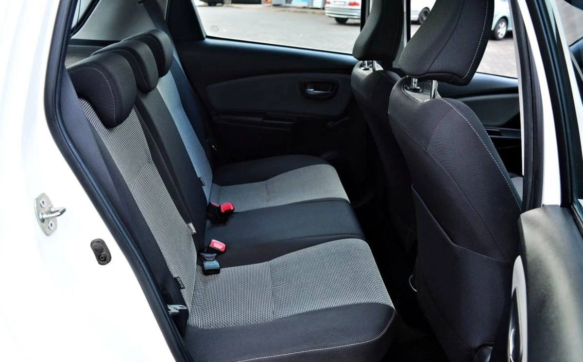 Toyota Yaris - Zdjęcie 20