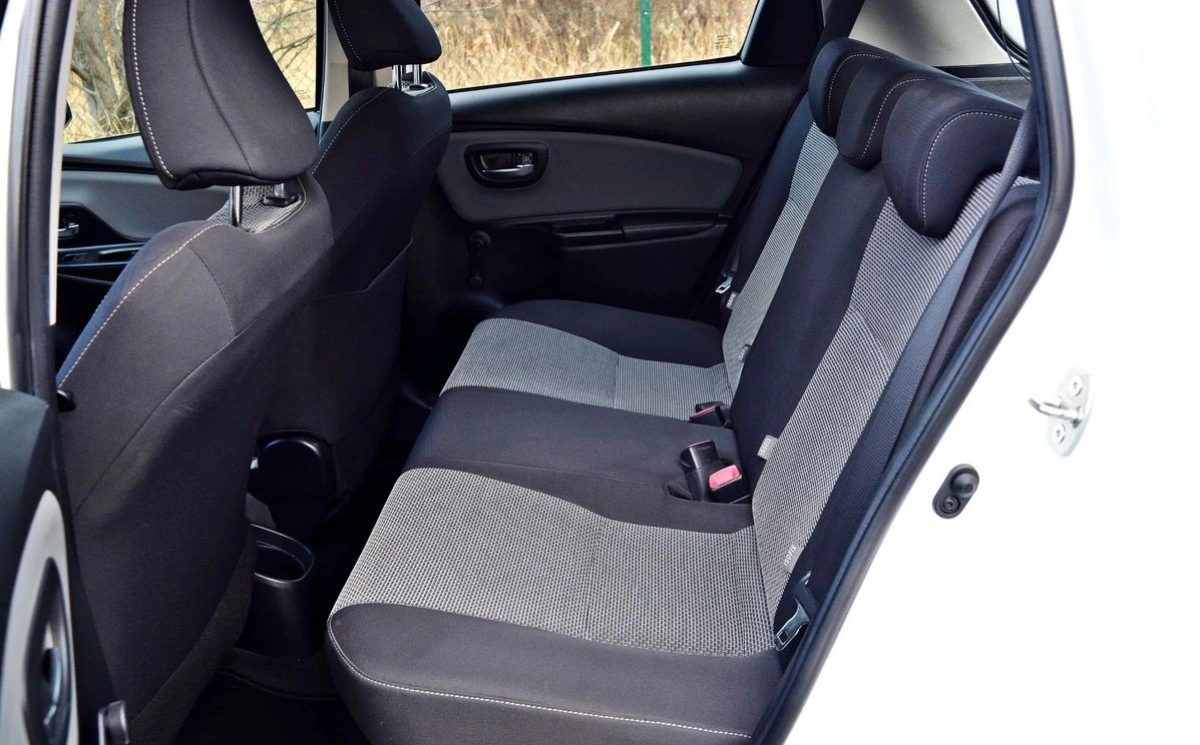 Toyota Yaris - Zdjęcie 22