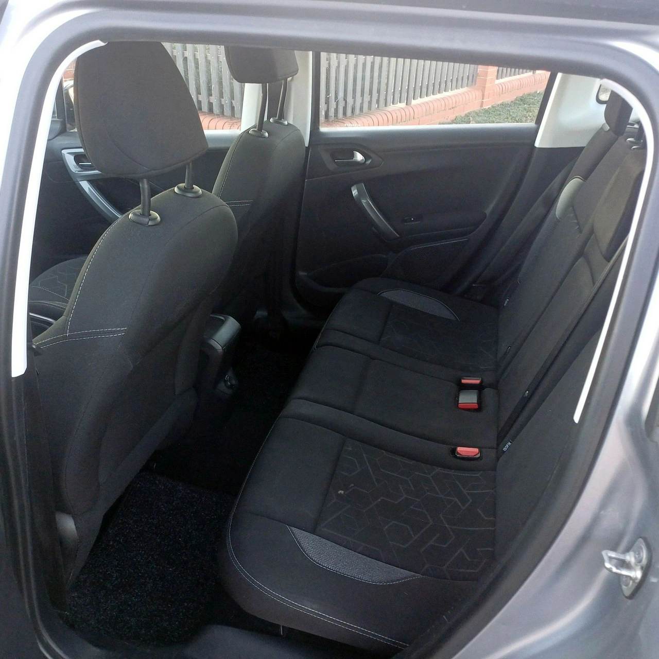 Peugeot 2008 - Zdjęcie 9