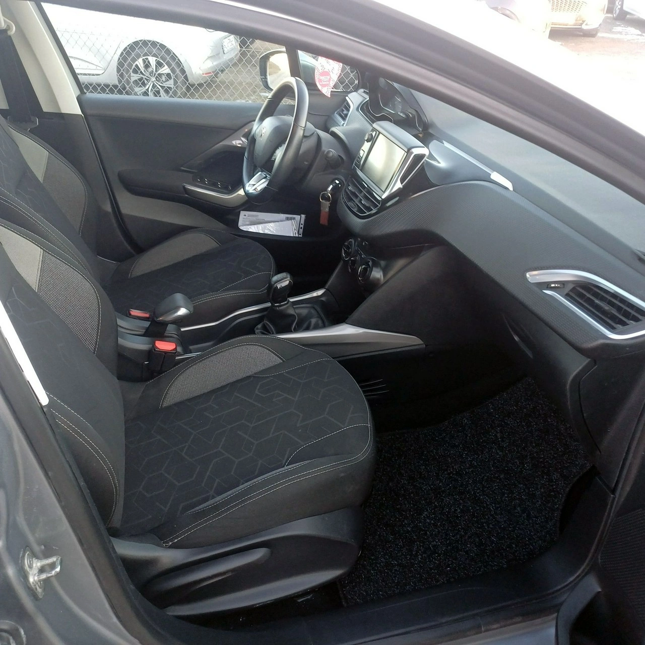 Peugeot 2008 - Zdjęcie 12