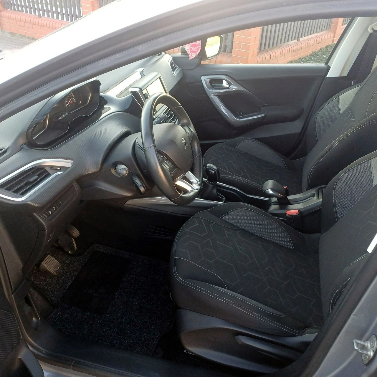 Peugeot 2008 - Zdjęcie 8