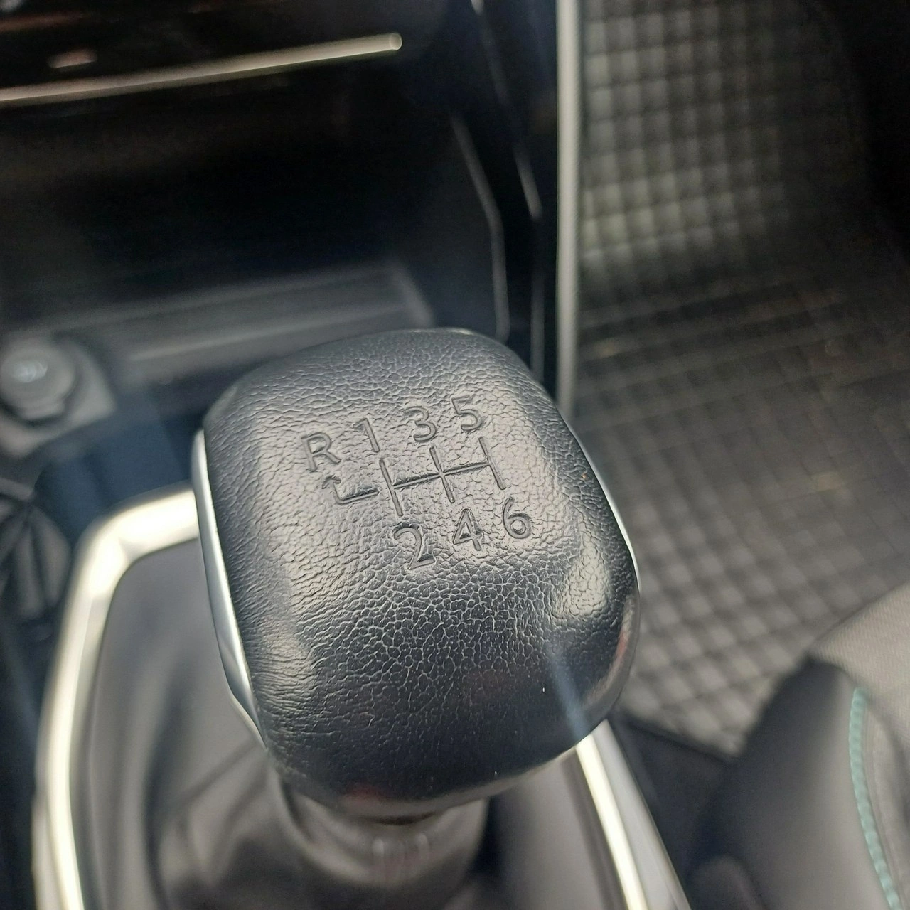 Peugeot 2008 - Zdjęcie 16