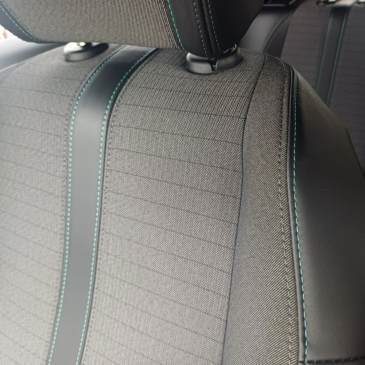 Peugeot 2008 - Zdjęcie 24