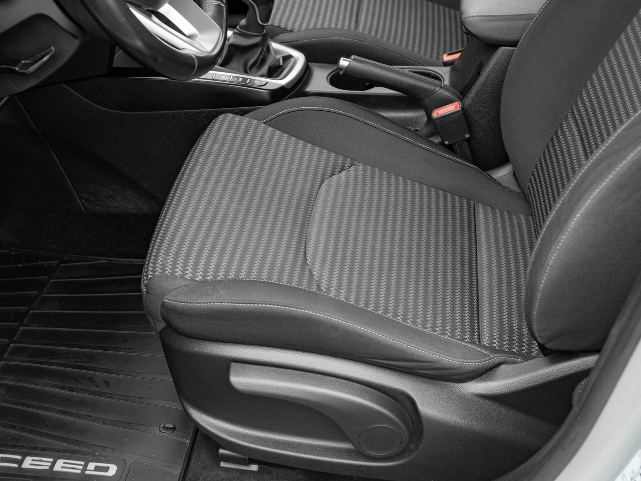 Kia Ceed - Zdjęcie 10