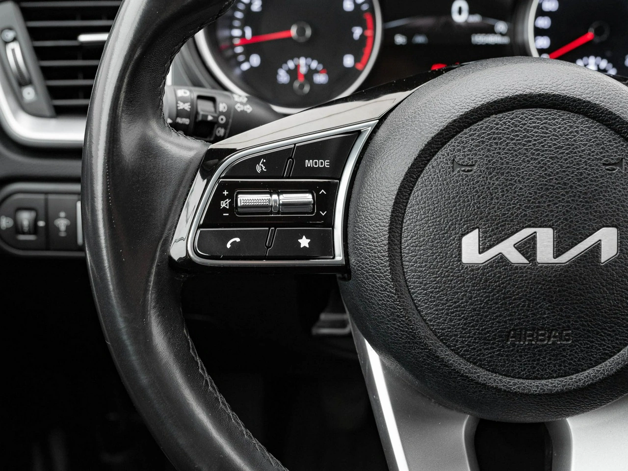 Kia Ceed - Zdjęcie 13