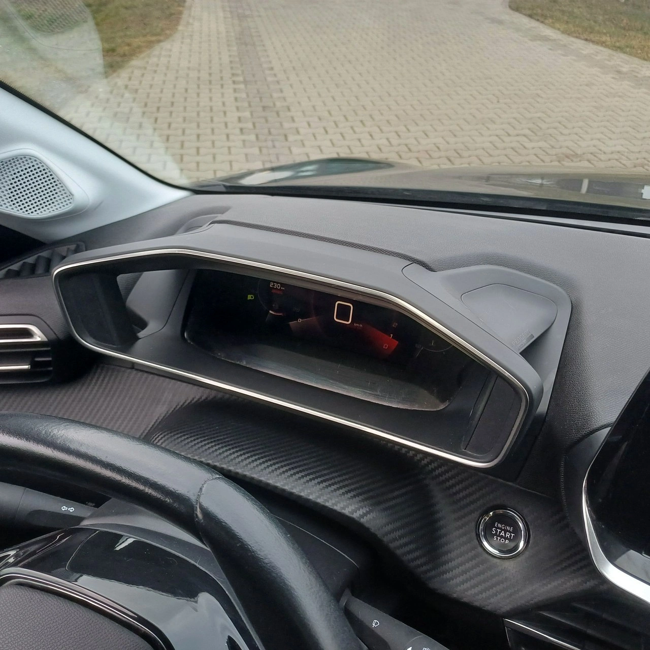 Peugeot 208 - Zdjęcie 11