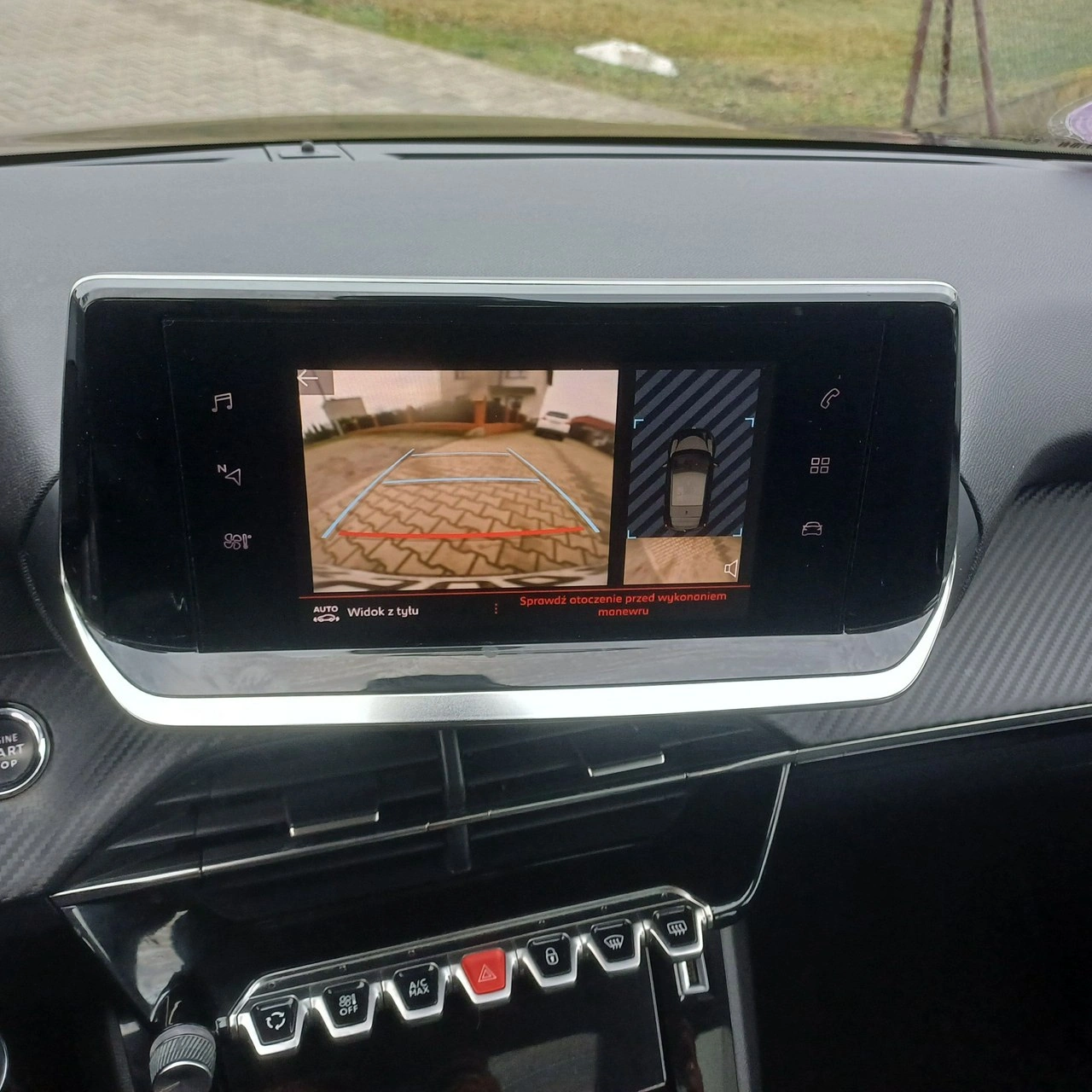 Peugeot 208 - Zdjęcie 12