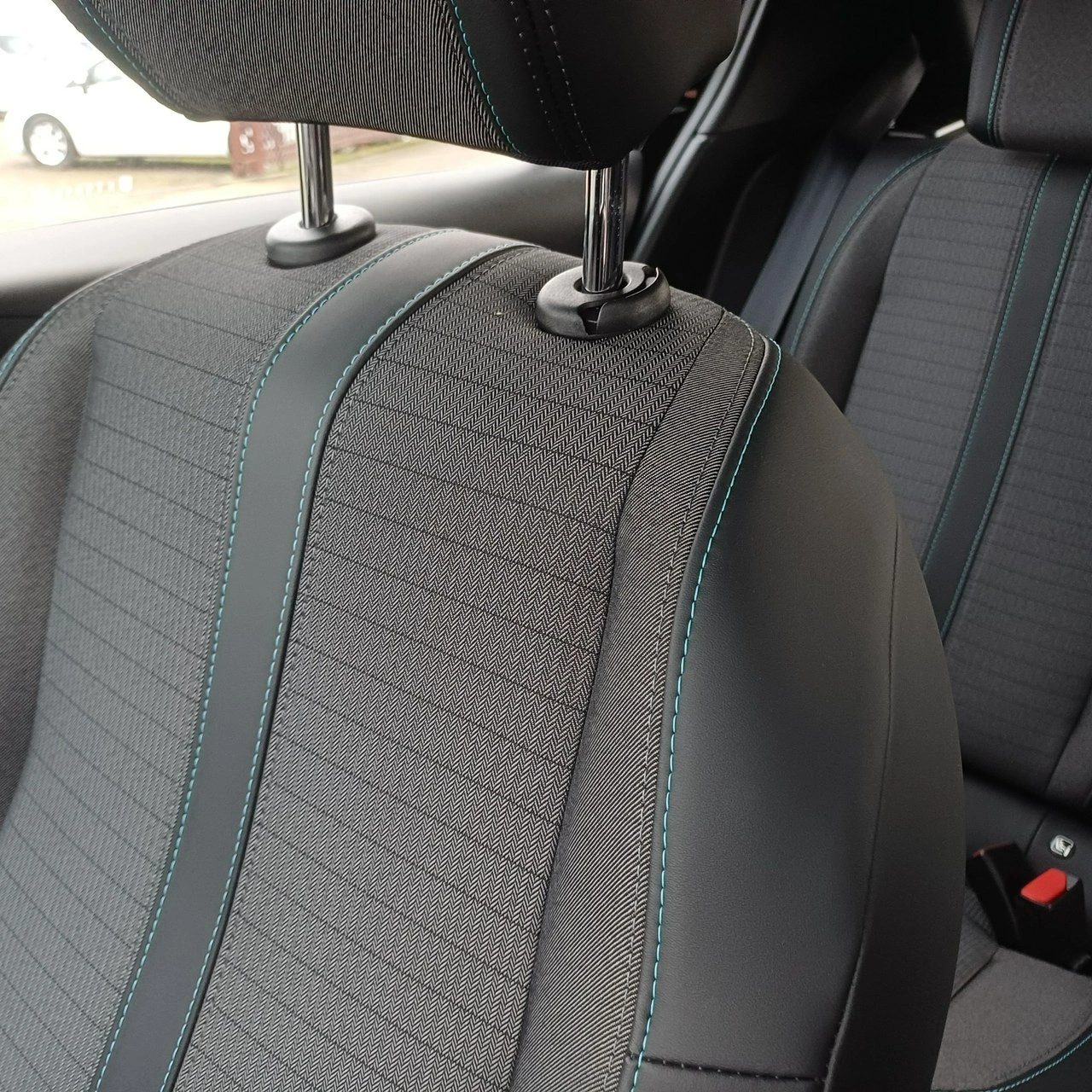 Peugeot 208 - Zdjęcie 16