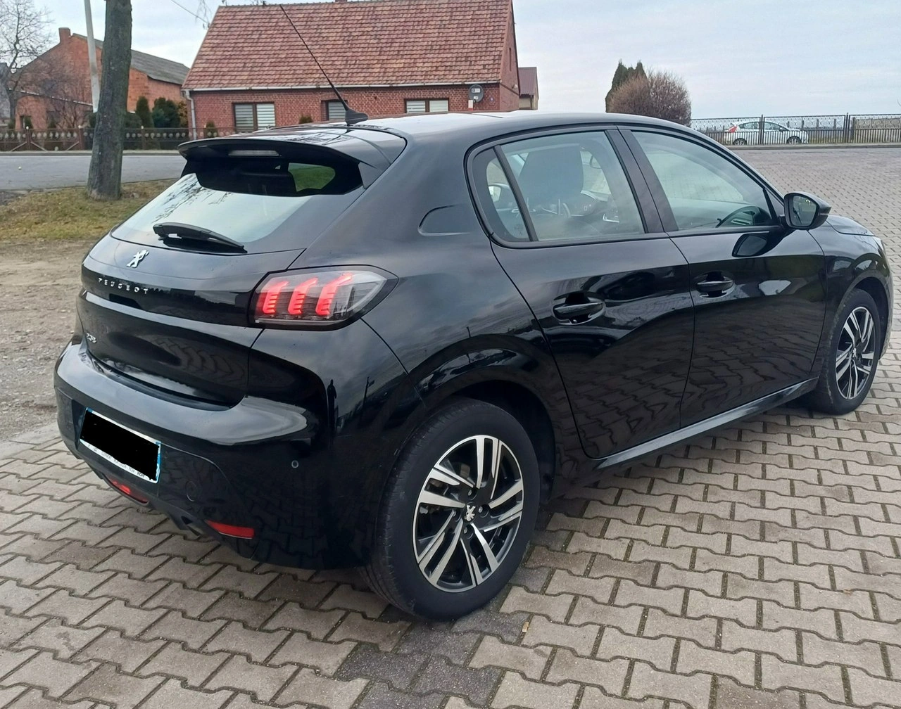 Peugeot 208 - Zdjęcie 1