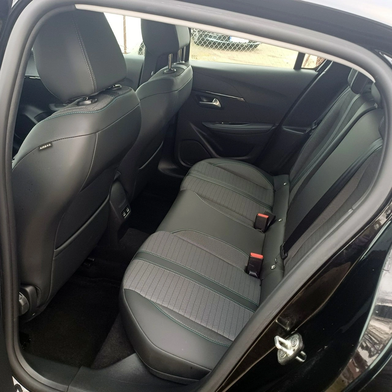 Peugeot 208 - Zdjęcie 5