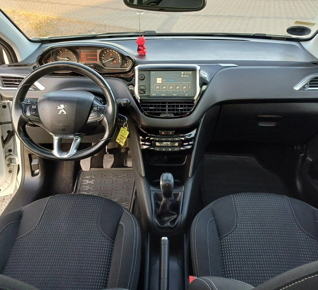 Peugeot 208 - Zdjęcie 10