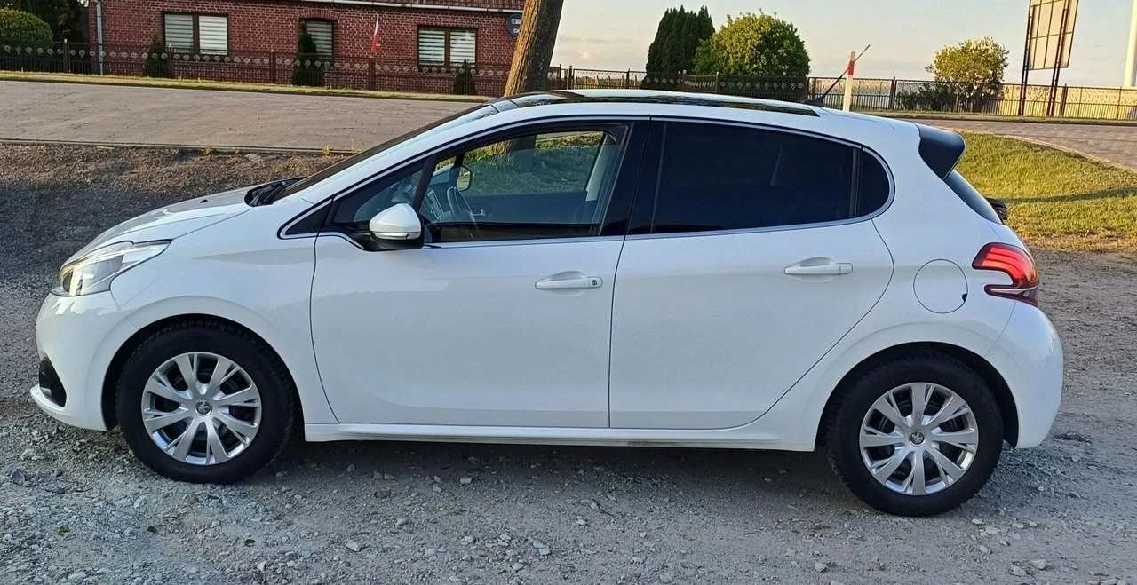 Peugeot 208 - Zdjęcie 4