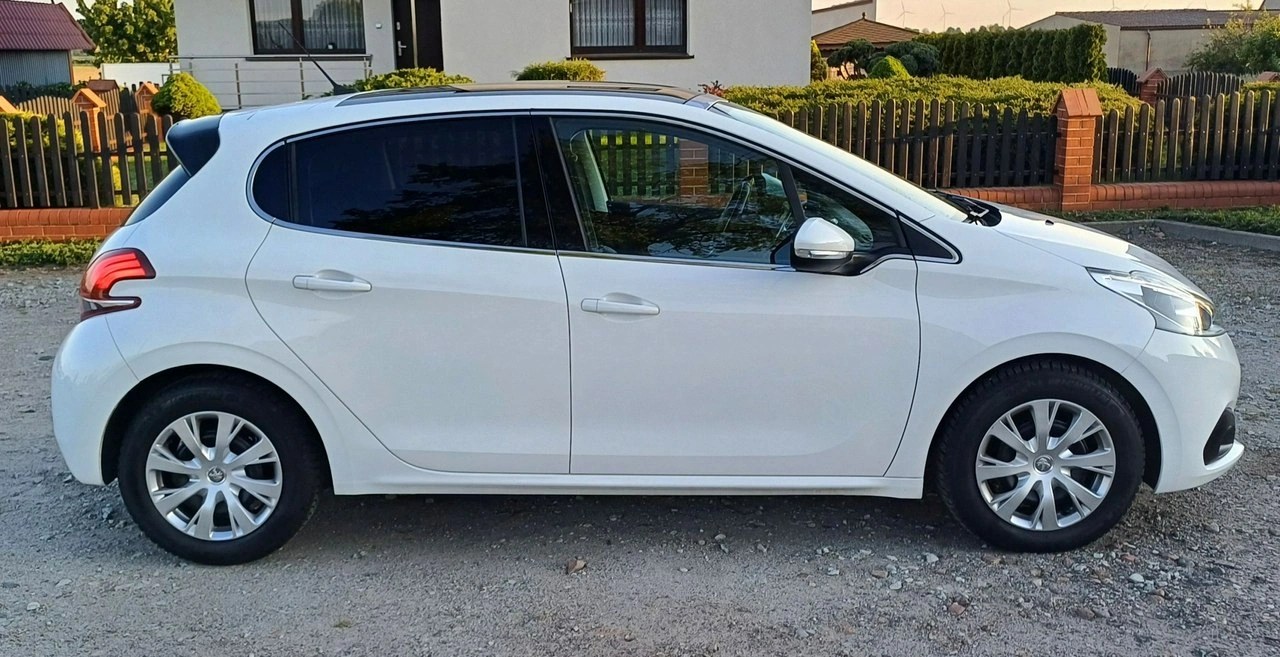 Peugeot 208 - Zdjęcie 5