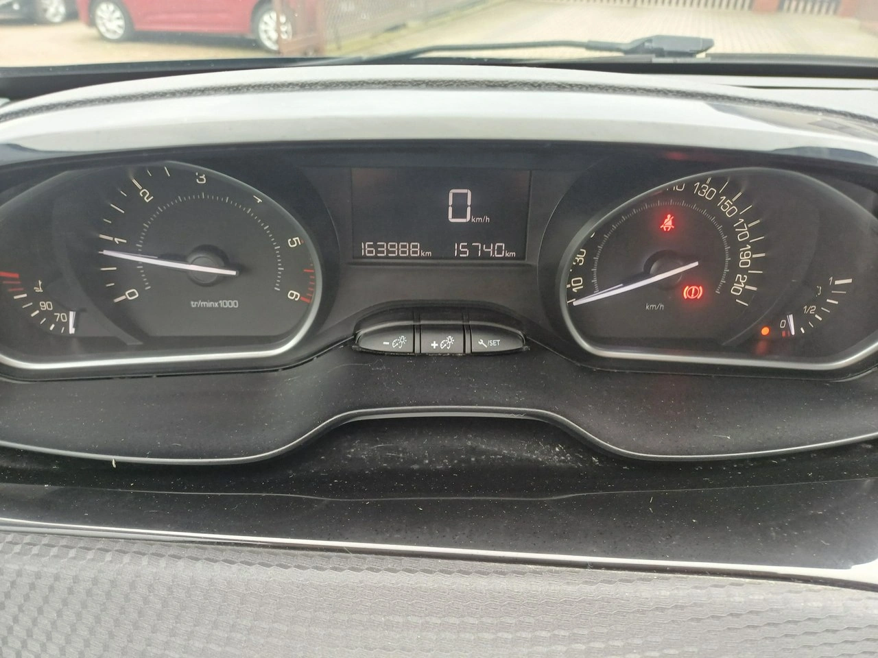 Peugeot 208 - Zdjęcie 10