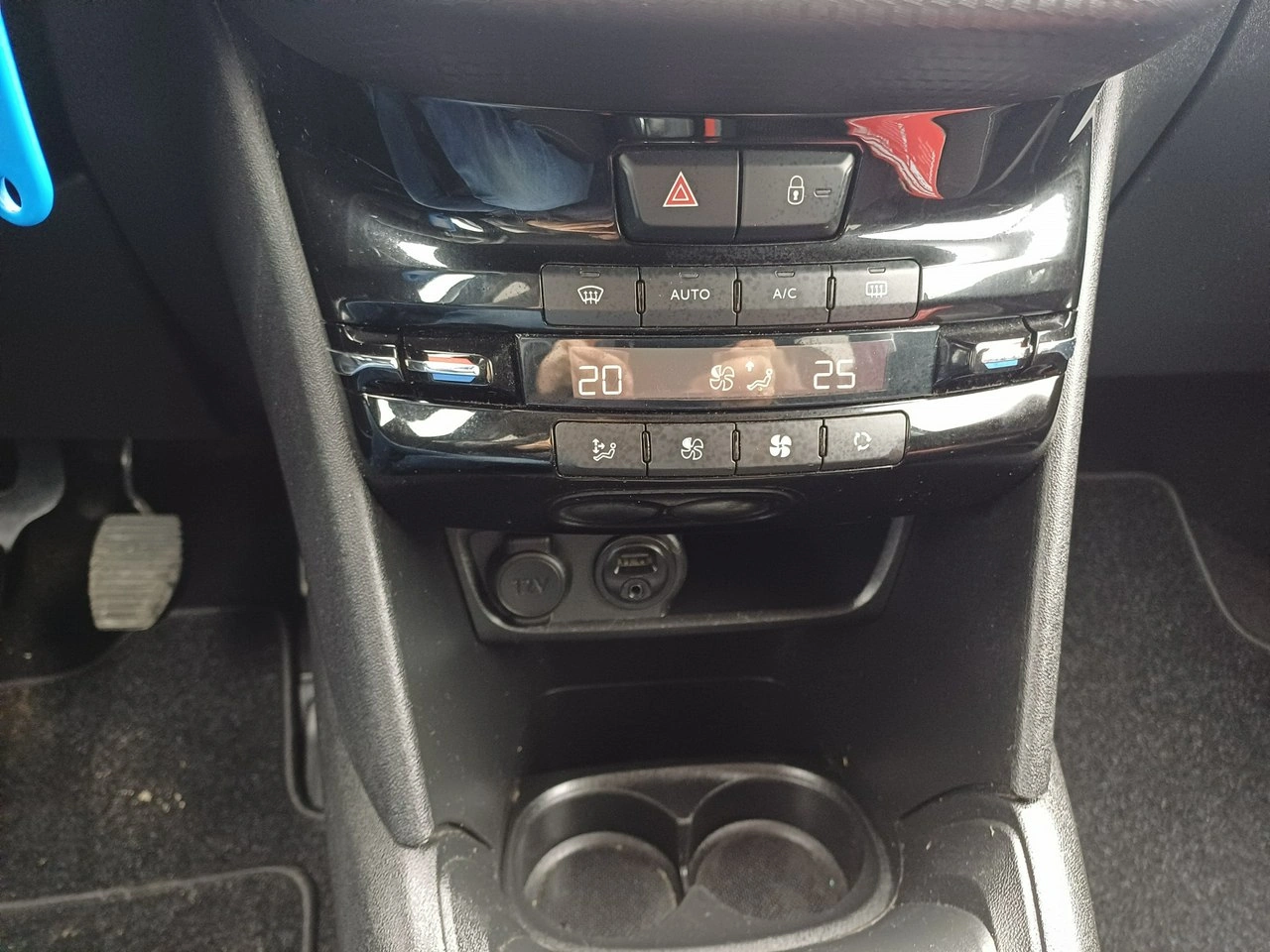 Peugeot 208 - Zdjęcie 13