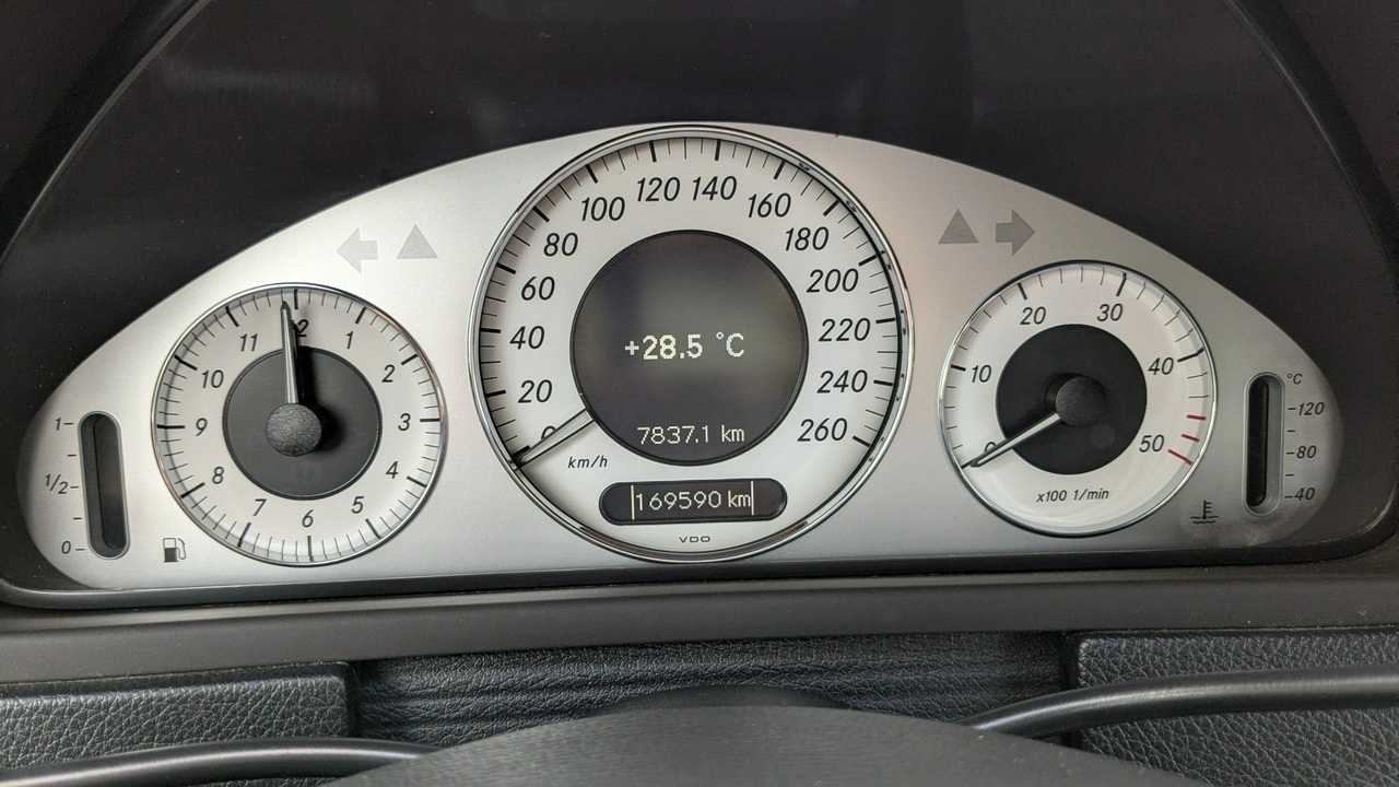 Mercedes CLK 220 - Zdjęcie 24