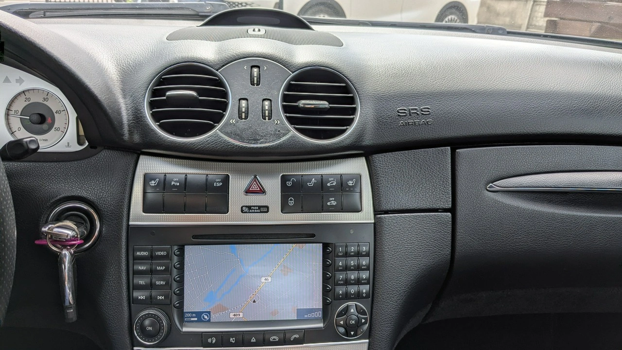 Mercedes CLK 220 - Zdjęcie 29
