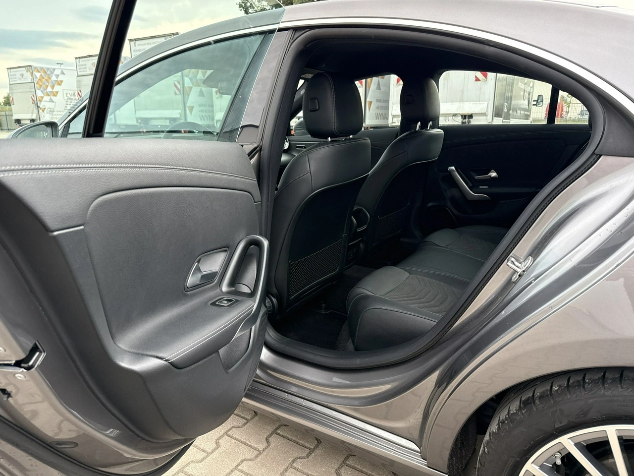 Mercedes CLA 180 - Zdjęcie 13