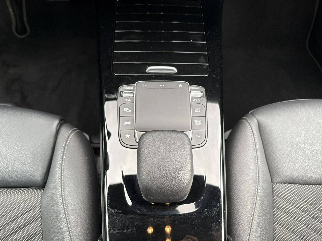 Mercedes CLA 180 - Zdjęcie 23