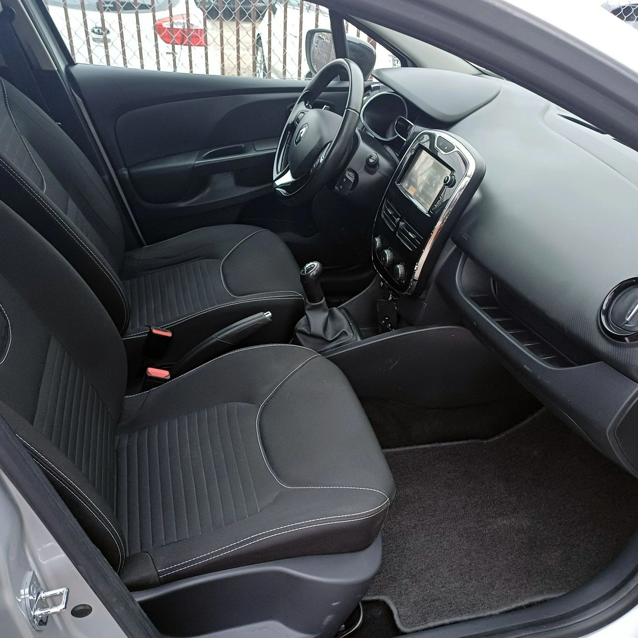 Renault Clio - Zdjęcie 11