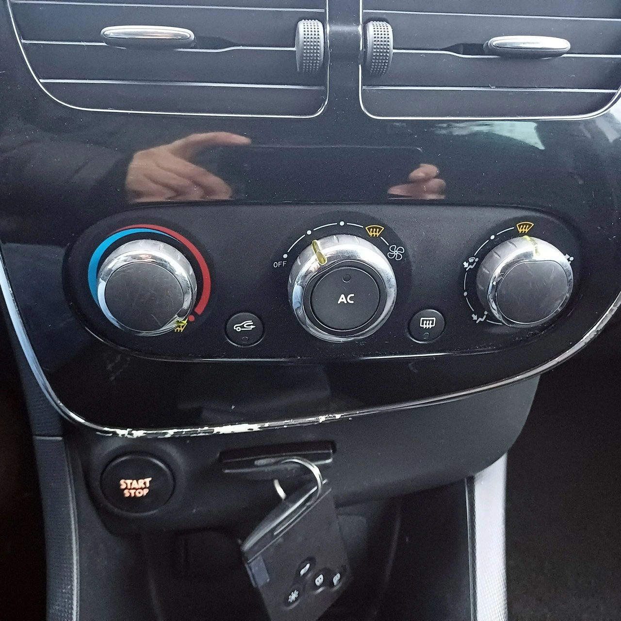 Renault Clio - Zdjęcie 17