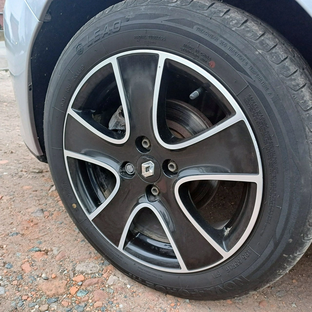 Renault Clio - Zdjęcie 28