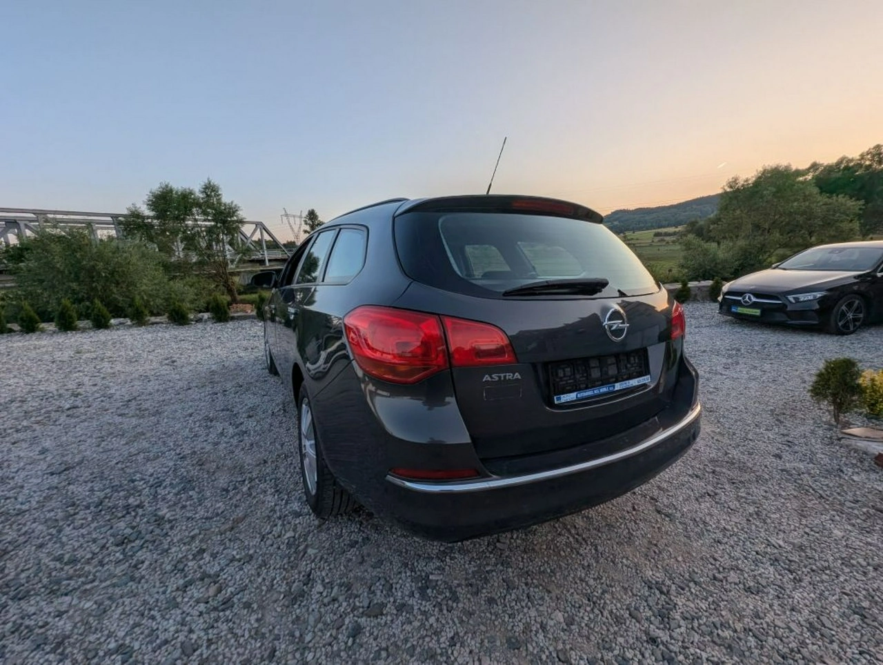 Opel Astra Sports Tourer - Zdjęcie 9