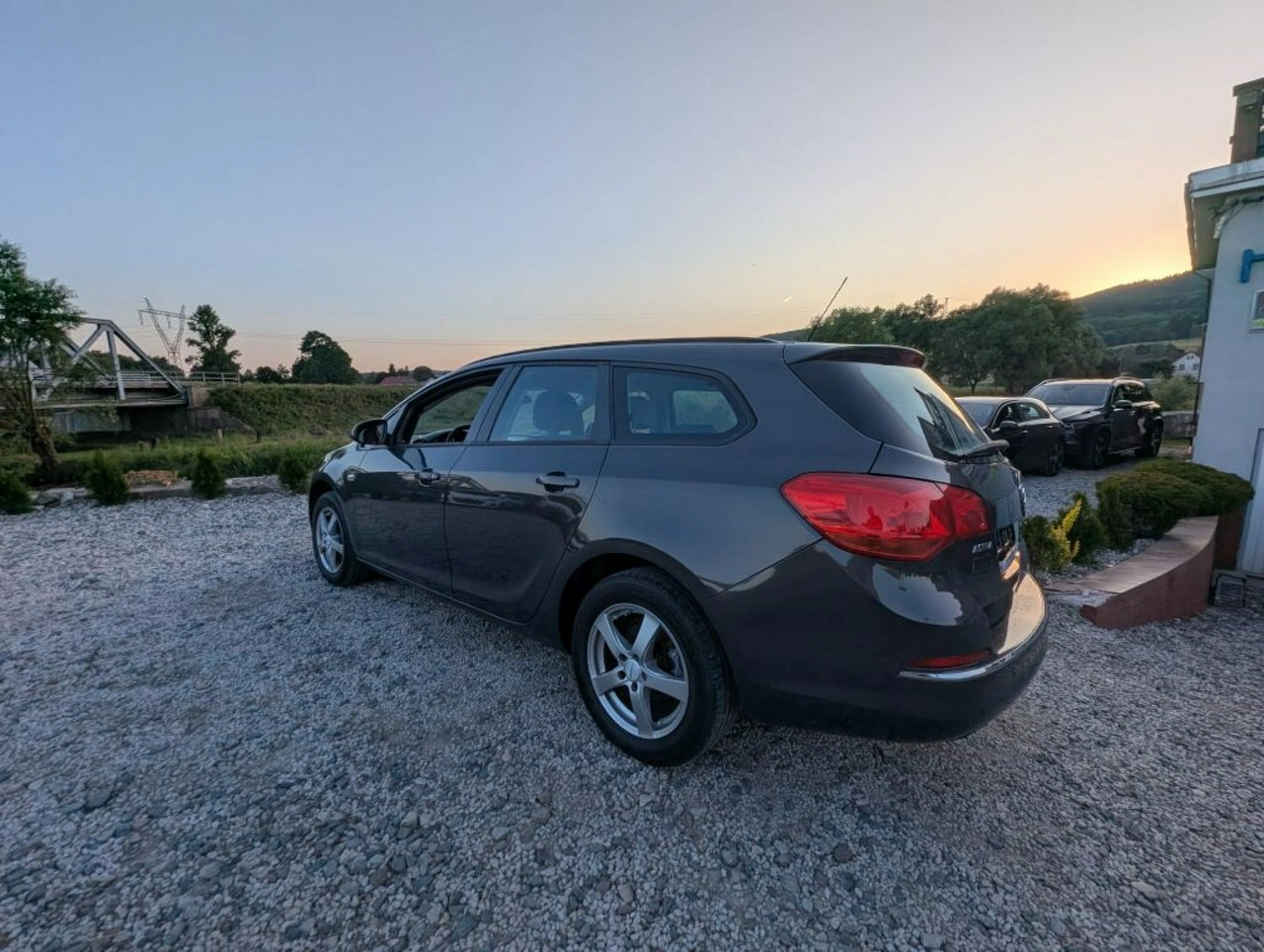Opel Astra Sports Tourer - Zdjęcie 10