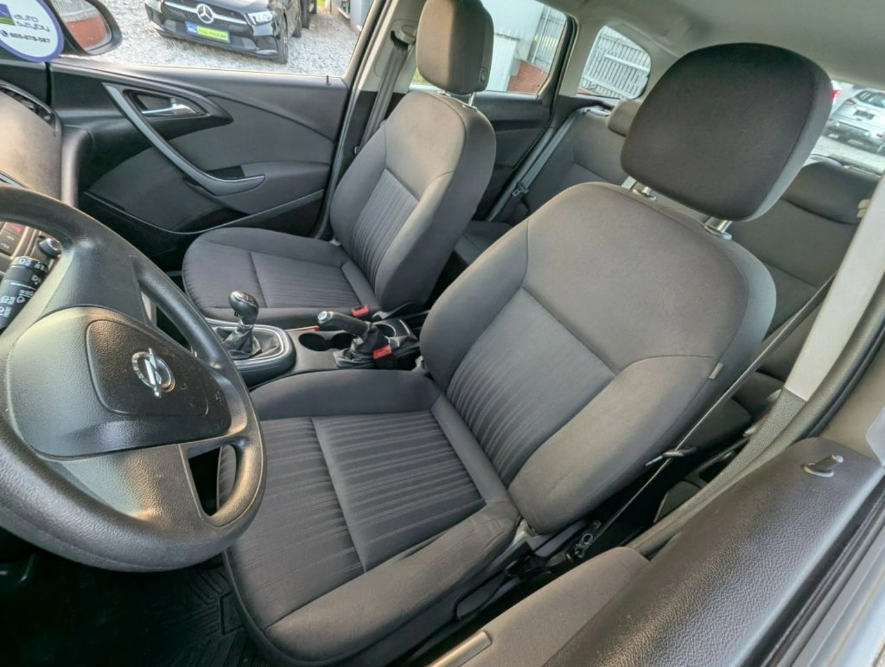 Opel Astra Sports Tourer - Zdjęcie 12
