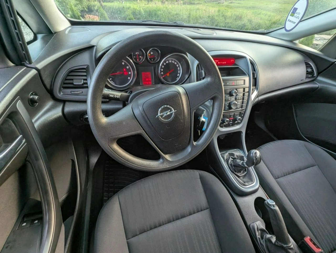 Opel Astra Sports Tourer - Zdjęcie 13